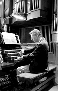 Bruno Reich an der Orgel